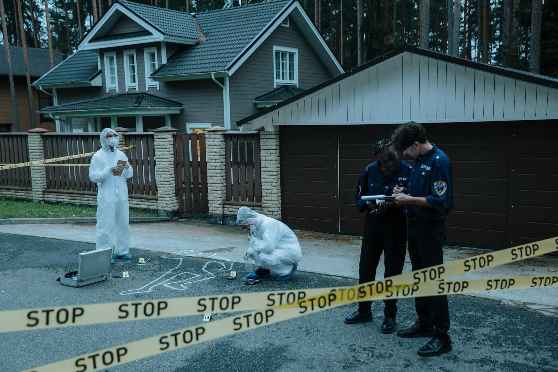 Authorities found that Betty was hit with a crowbar on the head (Image via Pexels)